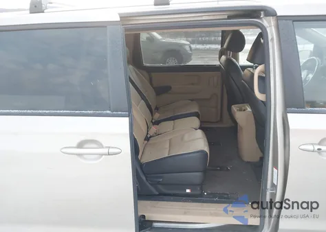 2017 Kia Sedona Lx z USA, uszkodzony, nr VIN KNDMB5C11H6310132